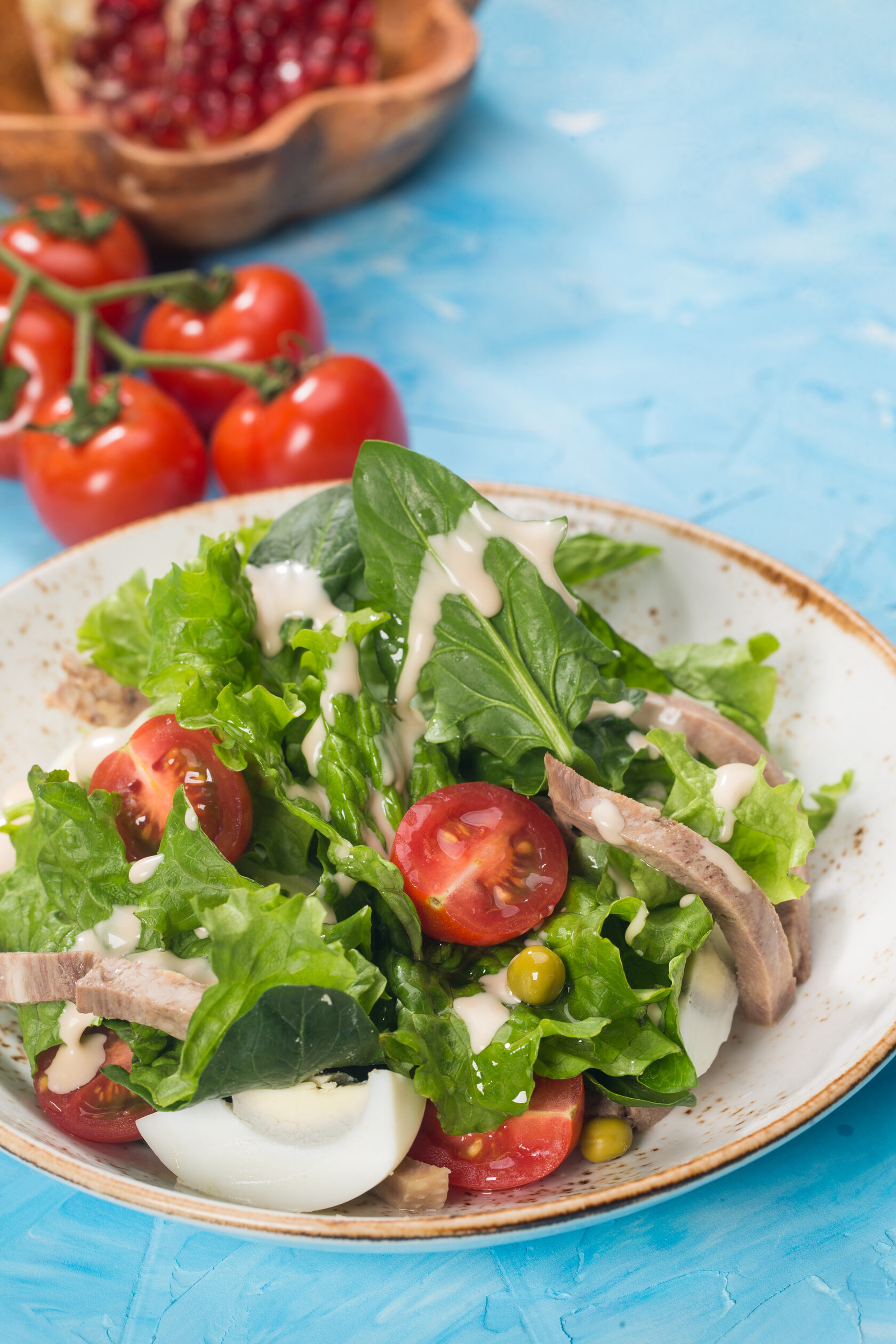 Паста с песто и моцареллой. Боулы с тунцом. Салат с лососем и шпинатом. Паста со шпинатом и помидорами. Паста со шпинатом и помидорами черри.