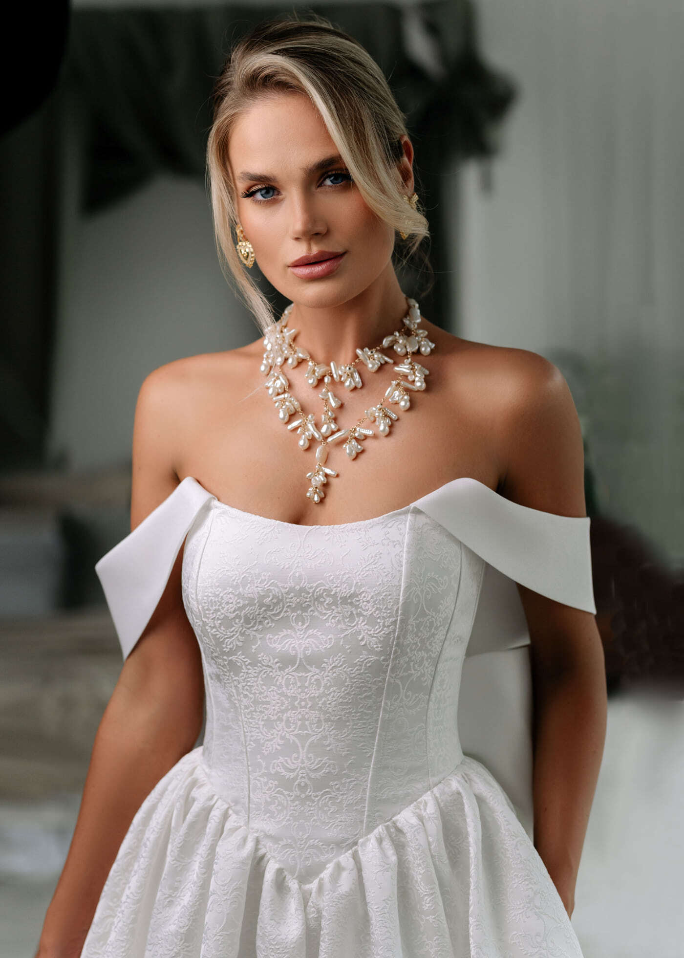 Свадебное платье AMAL из фактурного плотного жаккарда