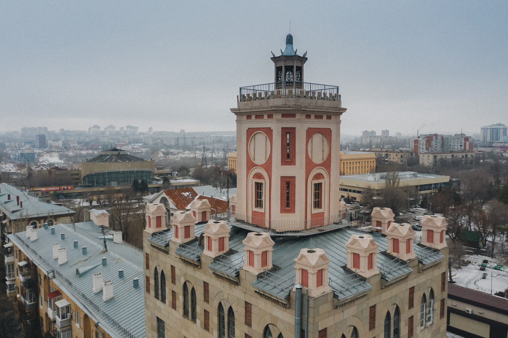 Сталинка с башней в Горсаду: как выглядит изнутри дом главного архитектора  Сталинграда