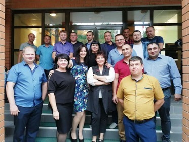 Заказать корпоратив ко дню нефтяника для руководителей компании