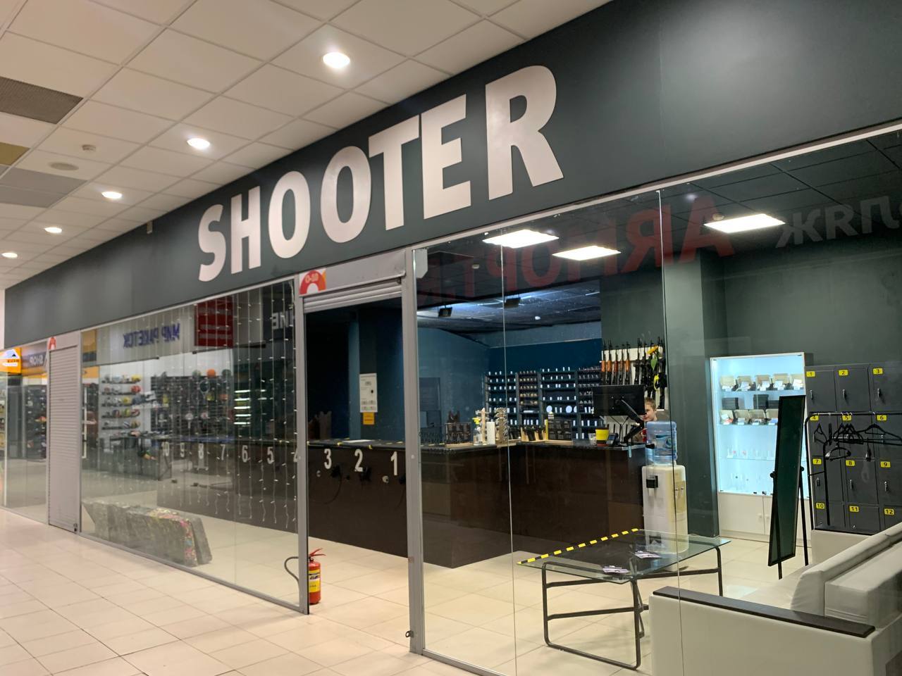 Фасад стрелкового клуба Shooter с вывеской