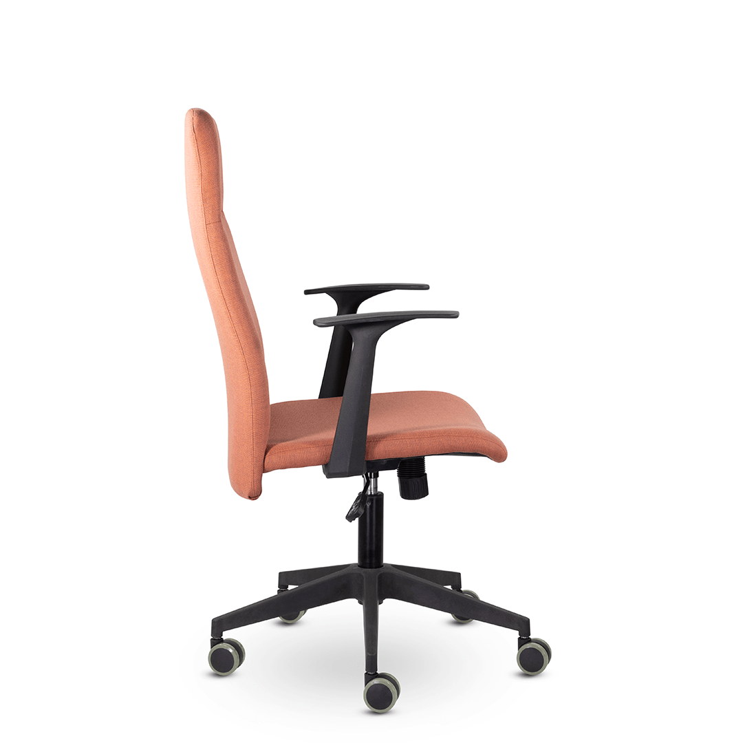 Кресло для работы за компьютером в офисе и дома