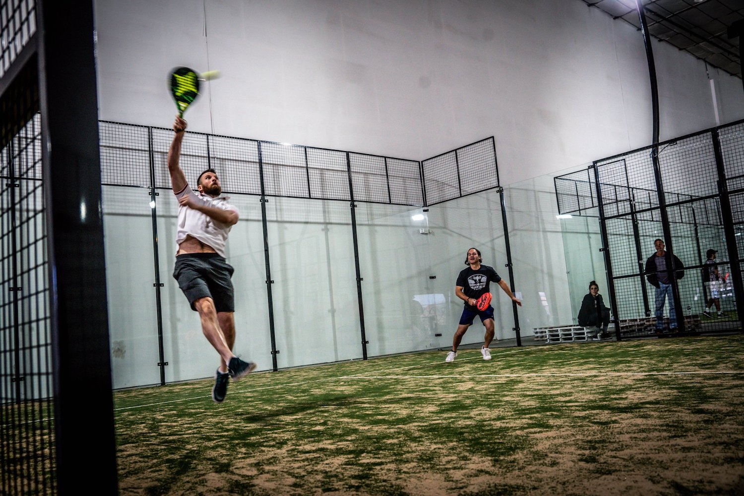 Падал теннис. Паддл теннис. Паддл-теннис и падел-теннис. Padel корт. Padel Tennis в Москве.