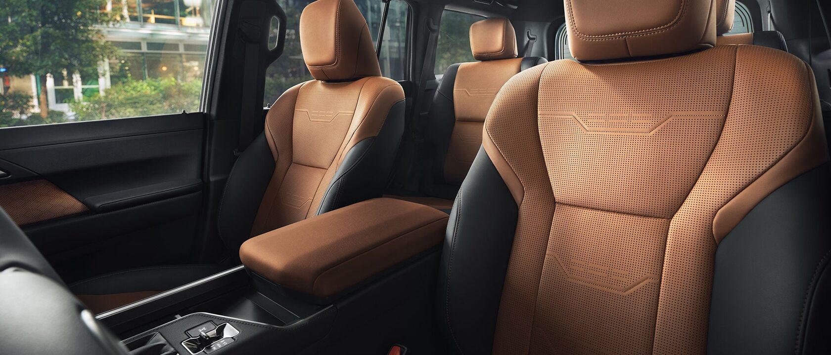 Салон Lexus GX 550 Luxury+ с кожей Saddle Tan и отделкой Brown Grained