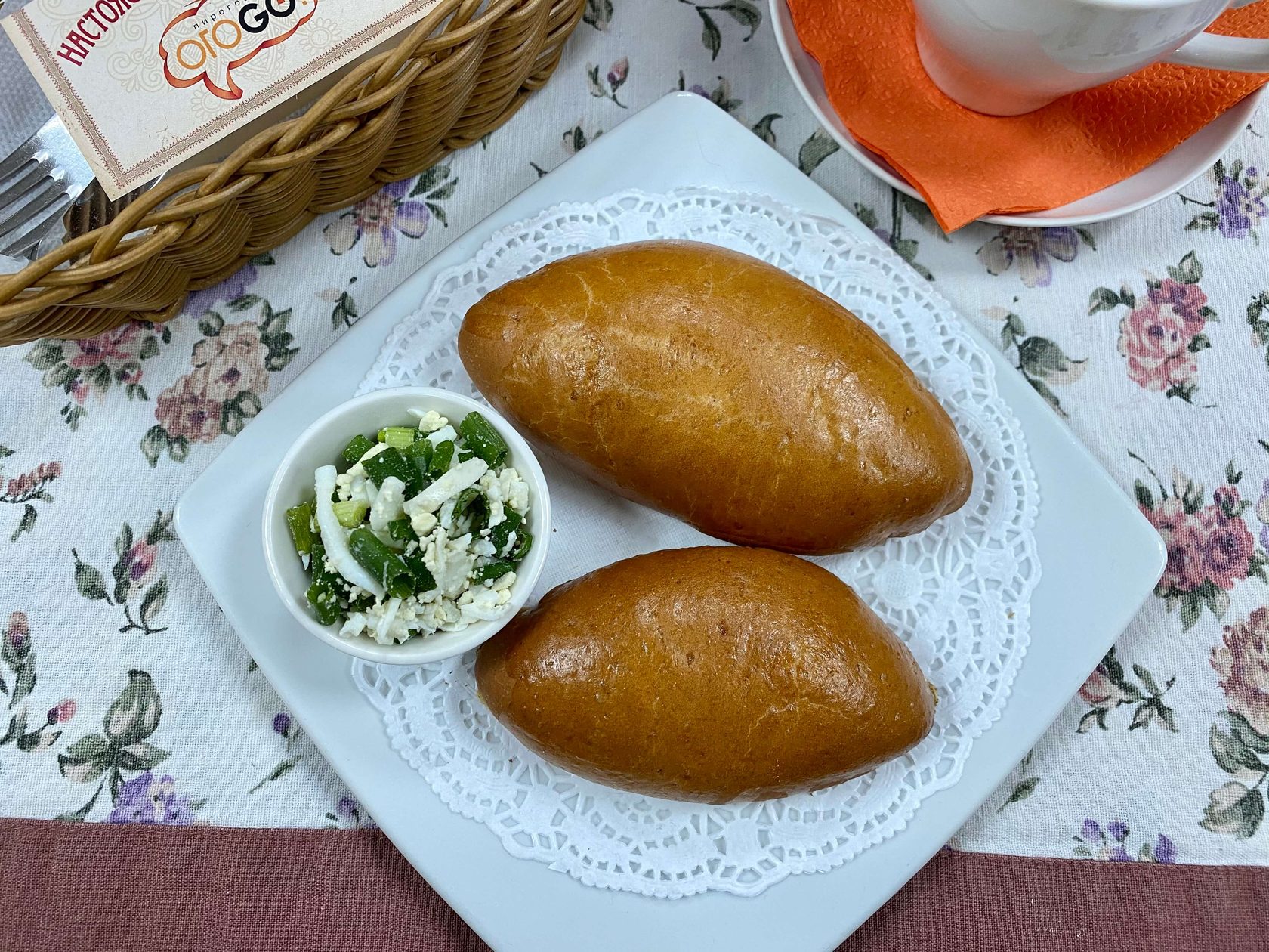 Заказать пирожки с зелёным луком и яйцом с доставкой