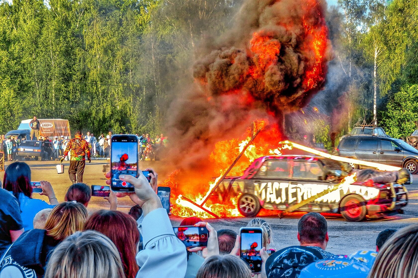 Сэм селезнев шоу каскадеров. Каскадеры в нижнем новгороде. Шоу каскадеров киров 2024. Первый каскадер в мире. Шоу каскадеров тольятти.