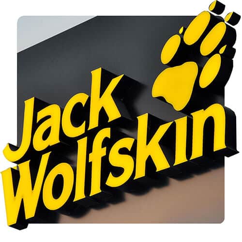 Рекламная вывеска магазина Jack Wolfskin