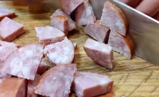 Приготовление солянки с копчёностями: шаг 12