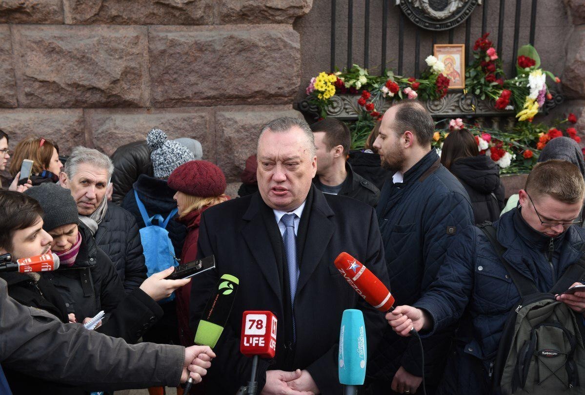 Вадим Тюльпанов даёт интервью
