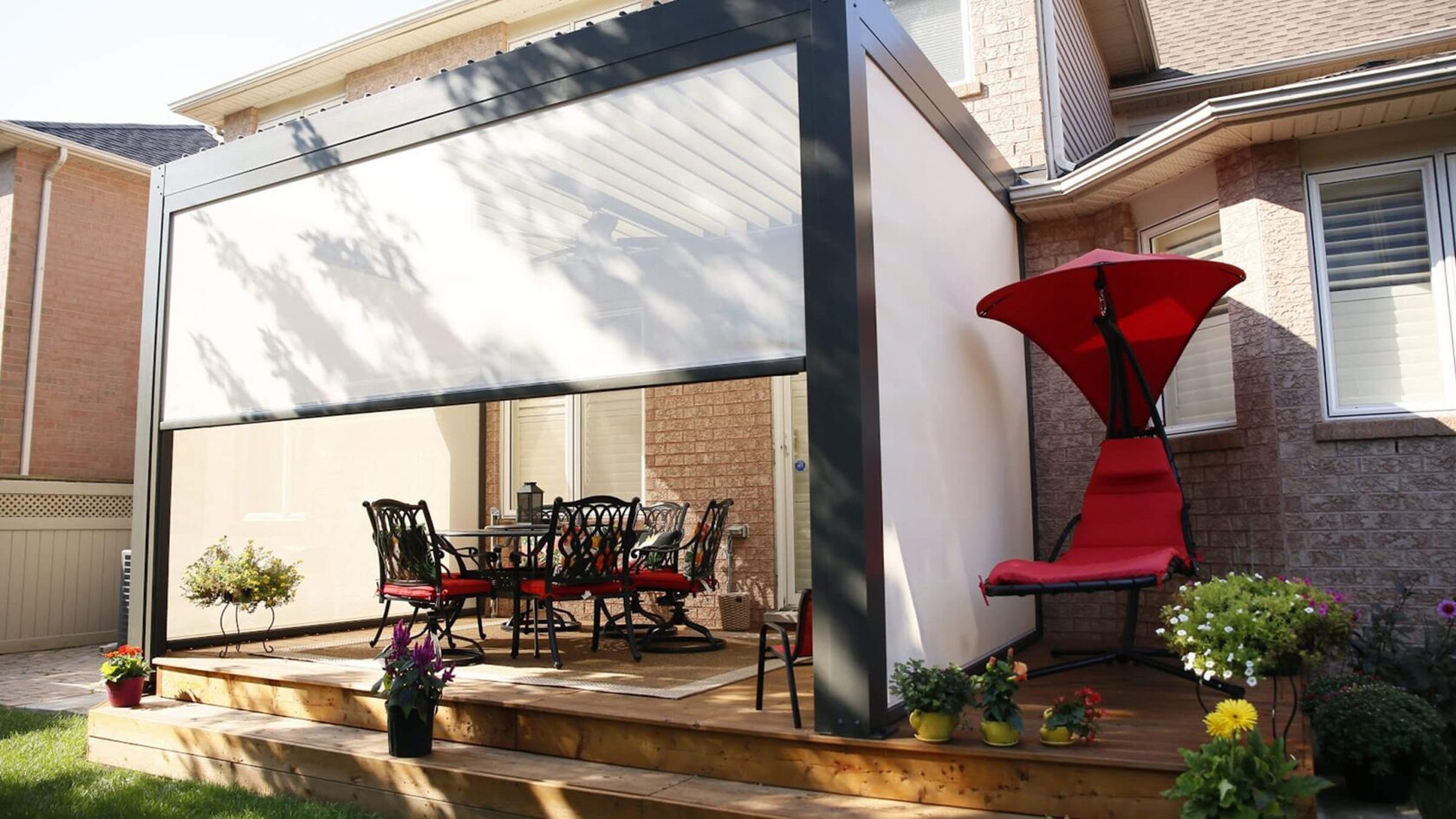 Aluminum pergola with screens, reference photo