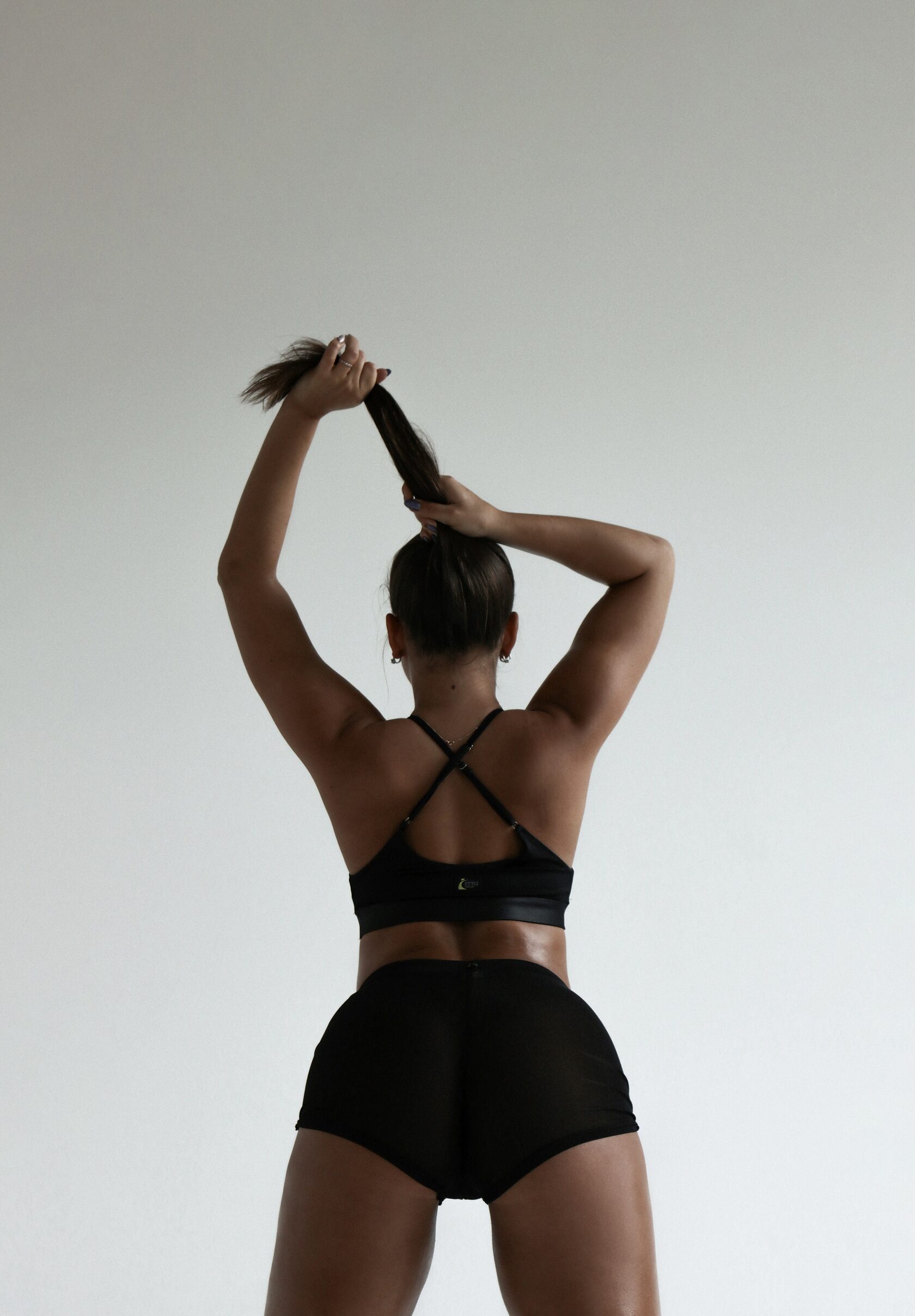 Красивая попа, накаченные ягодицы, синие лосины