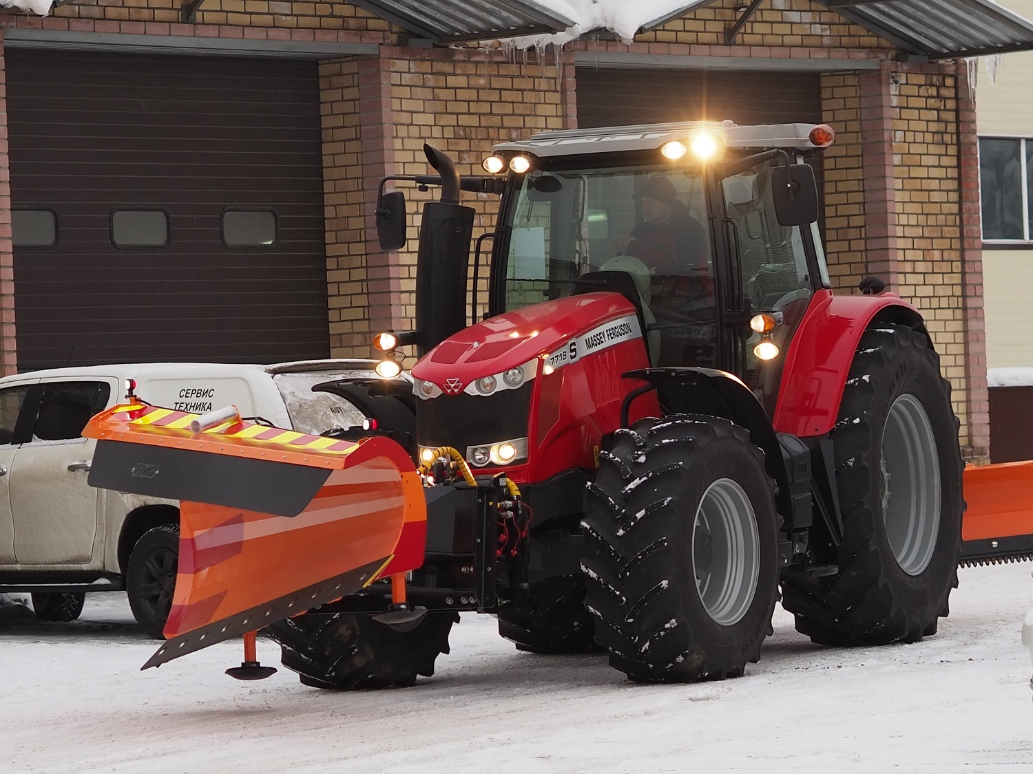 Трактор Massey Ferguson MF 7700 | Трактороцентр