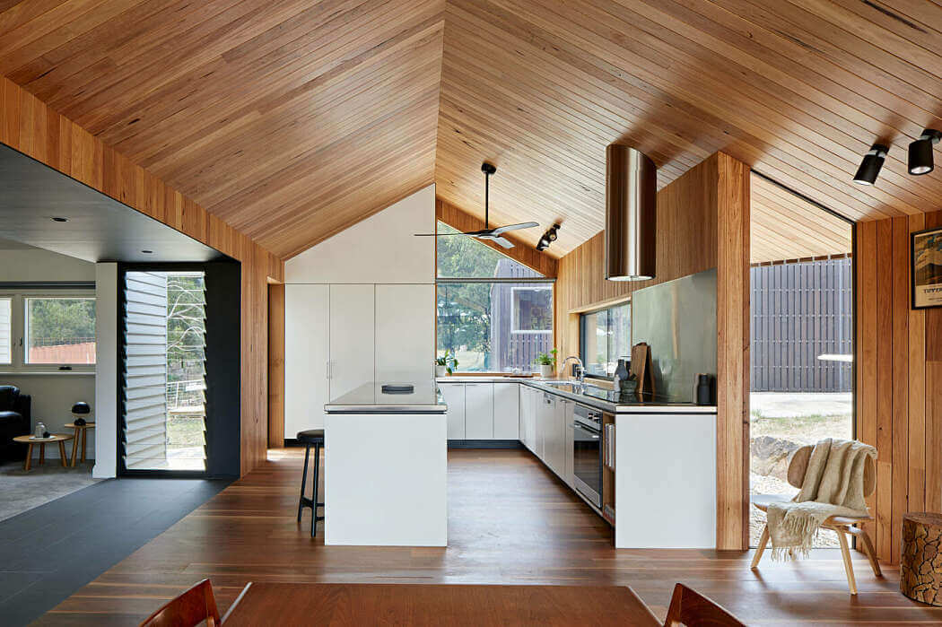 кухонный дизайн интерьера дома в стиле барнхаус