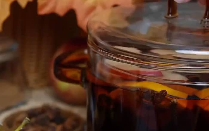 Приготовление глинтвейна с яблоками и апельсинами: шаг 4