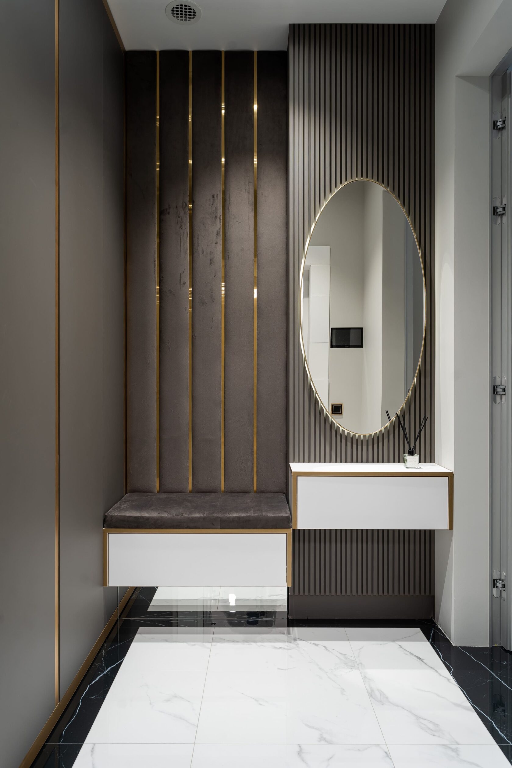 Зеркало из латуни