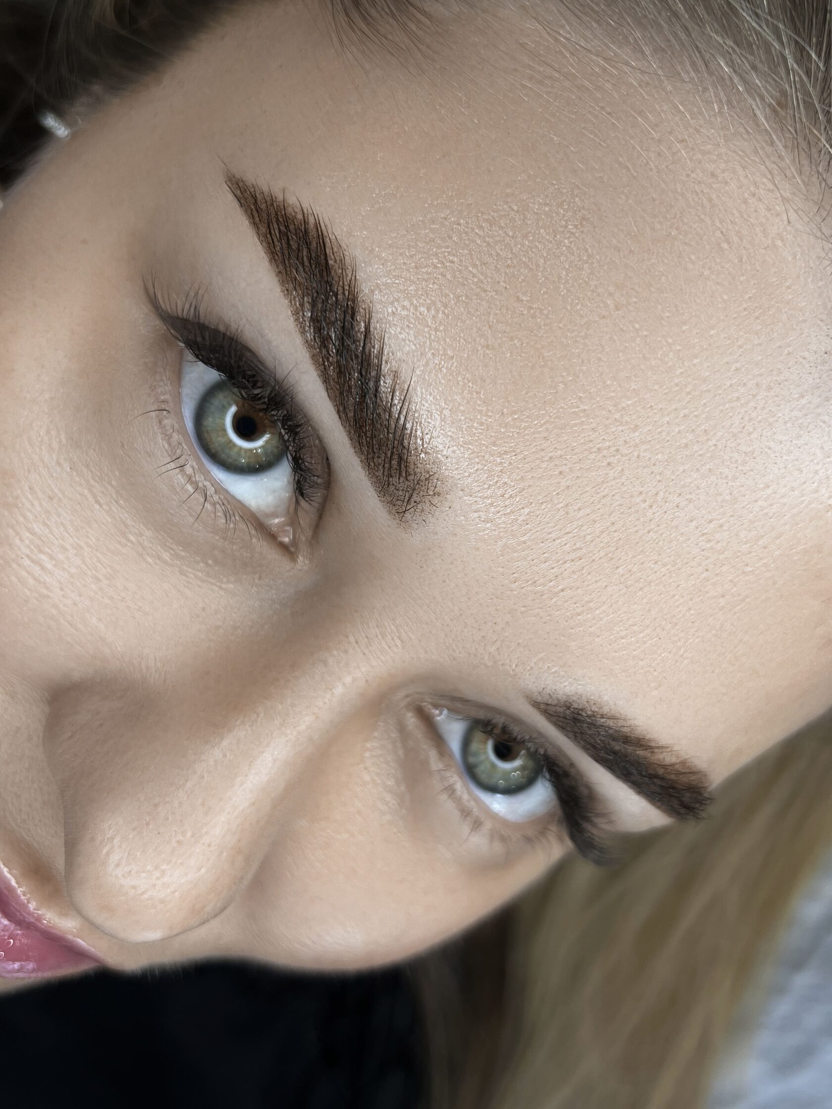 Перманент бровей