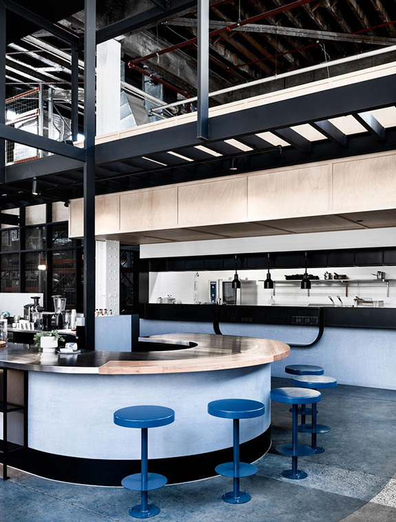 Кафейня в стиле лофт Veneziano Coffee Roaster