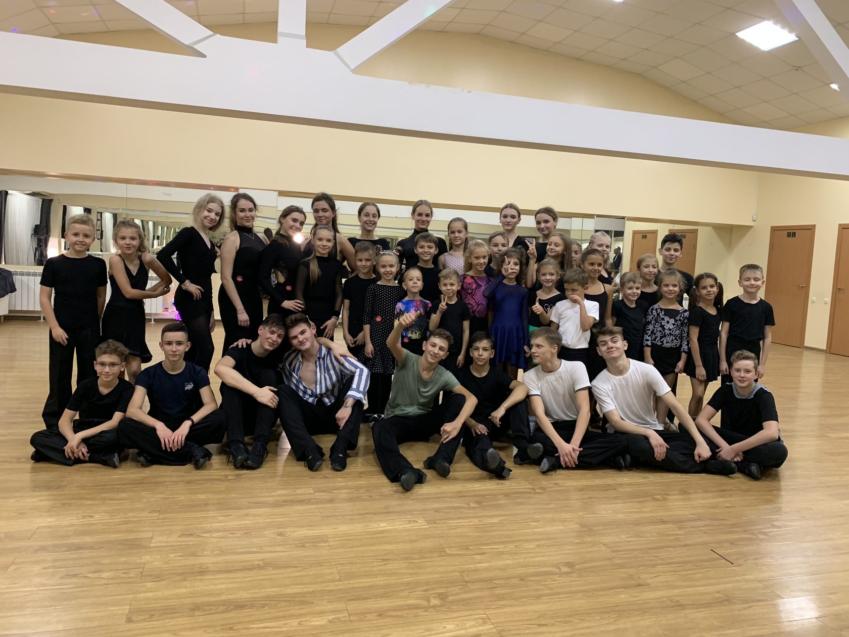 юлия савичь бальные танцы. школа спортивных танцев москва. танцы латиноамериканские 5 спортивных. клуб пантера москва танцевальный. а школы бальных танцев в москве.