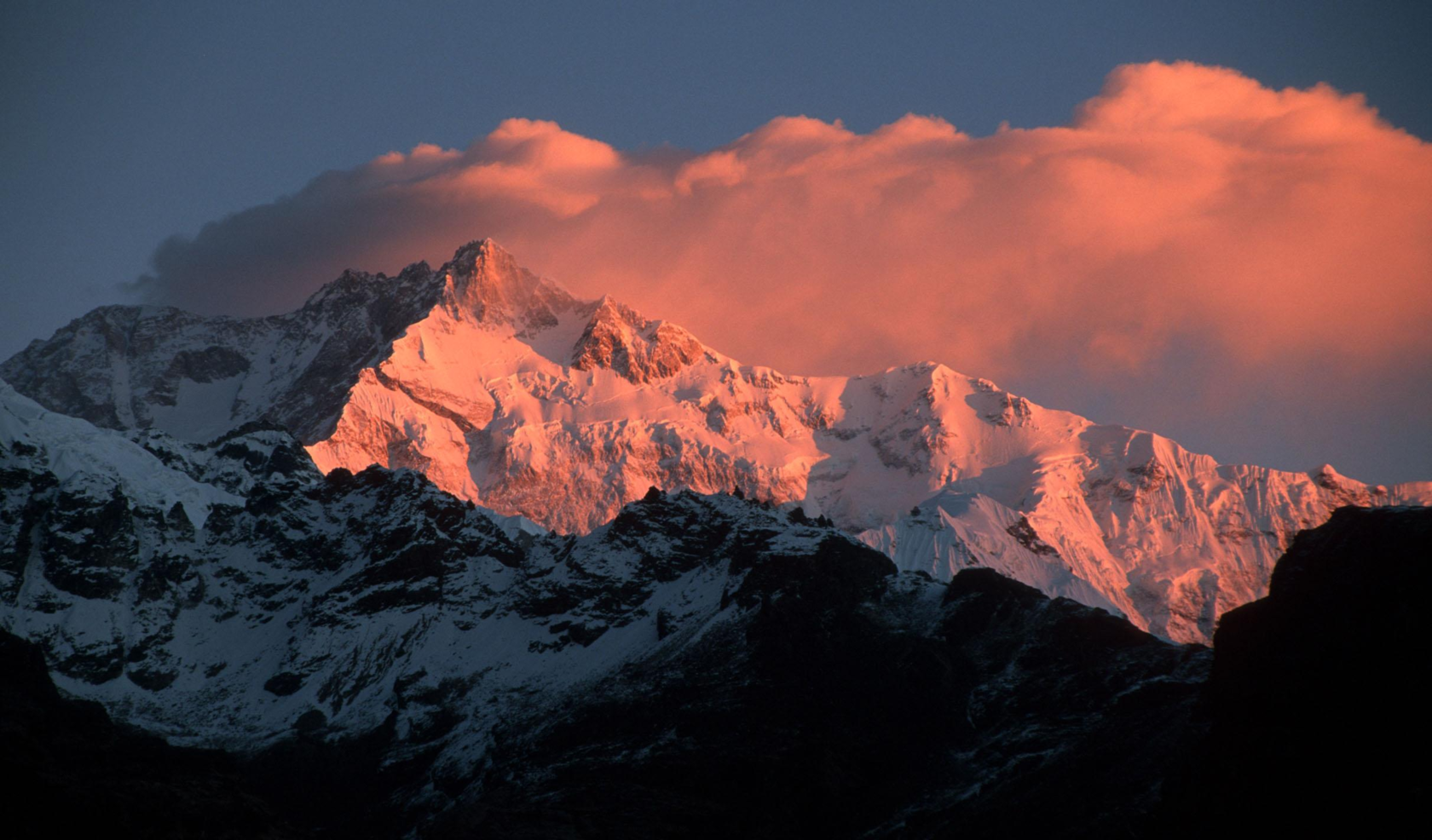 Канченджанга Гималаи. Непал вершина Канченджанга. Лхоцзе Гималаи Непал. Гималаи метры