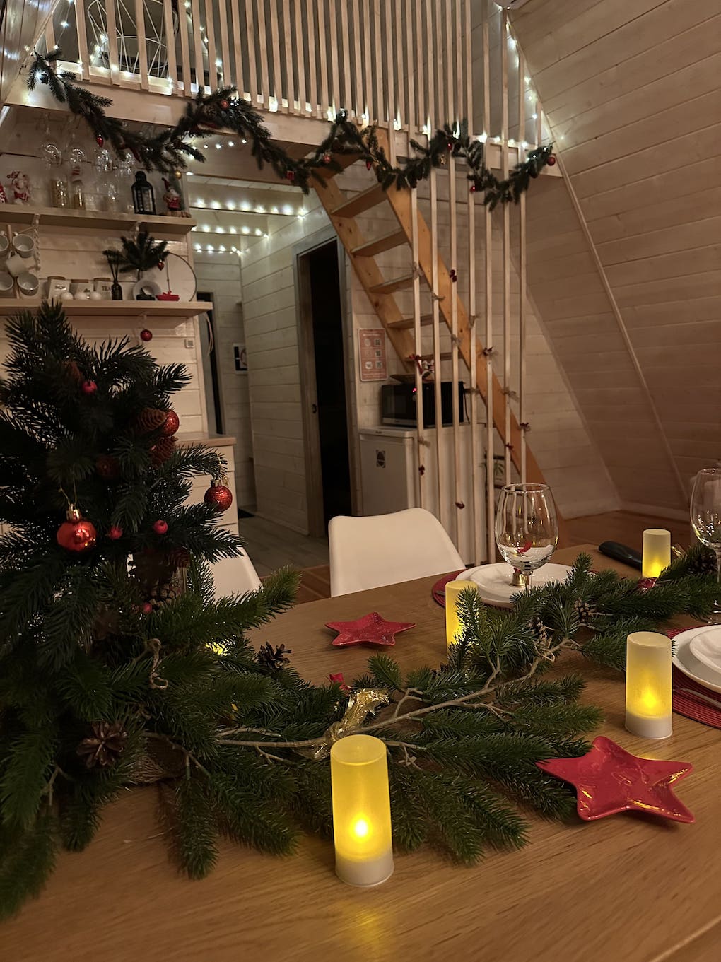 Интерьер уютного домика в Домодедовском районе — формат для отдыха 23 февраля