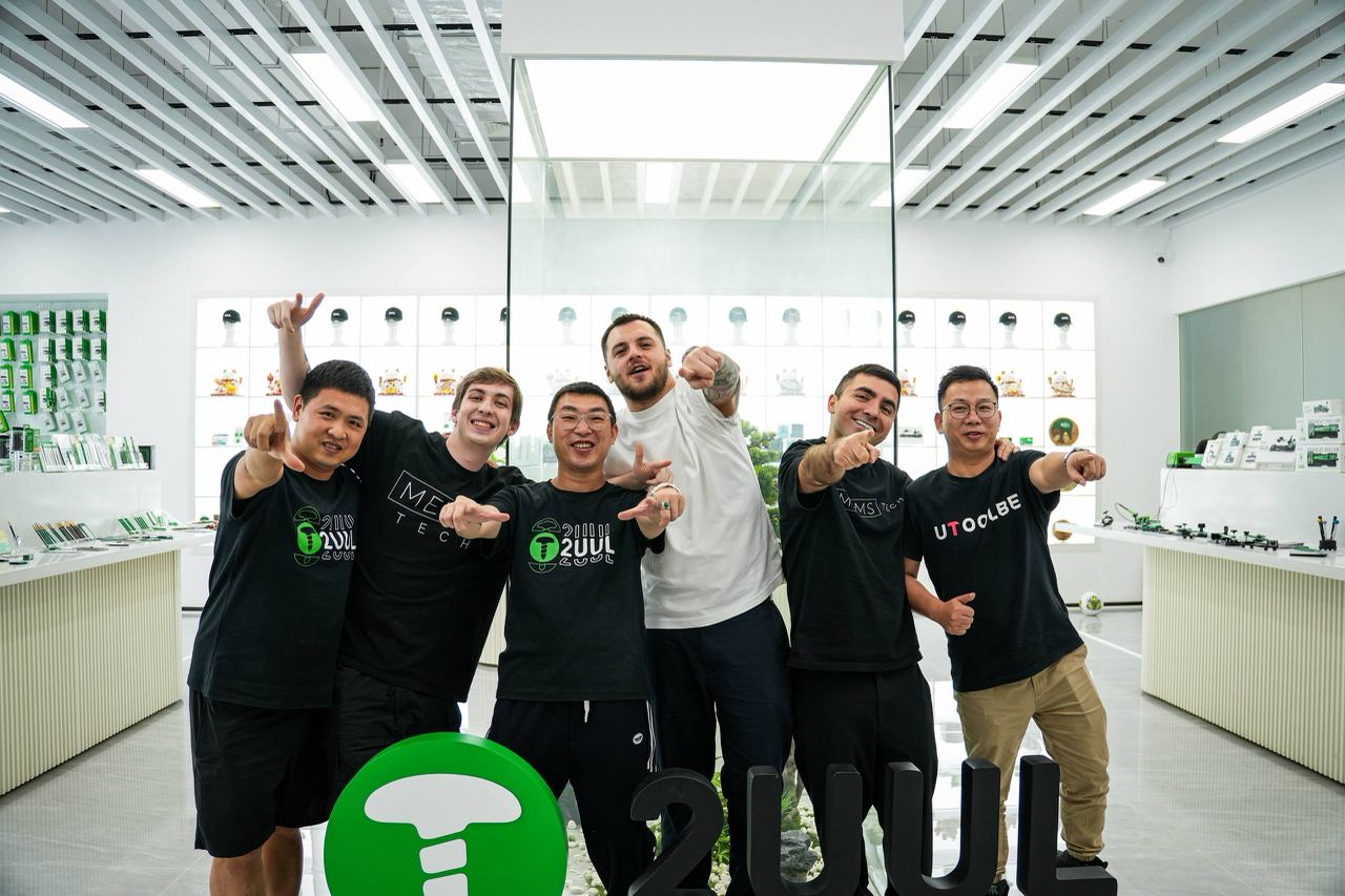 Представители 2UUL и MEMS Technology