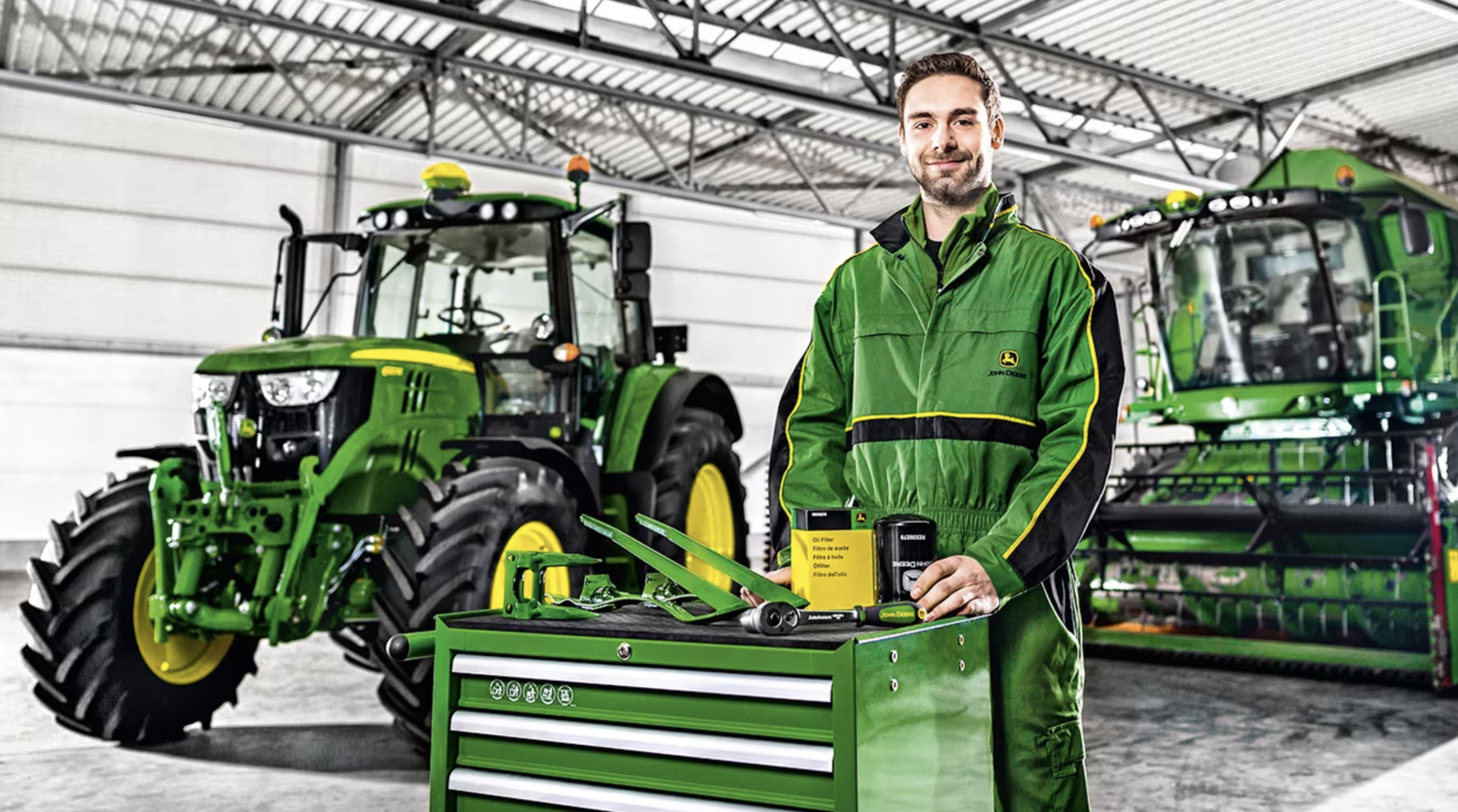 Ремонт john deere. Технодом John Deere. Дилерский центр John Deere. Джон Дир 909к. Трактор Джон Дир сервис.