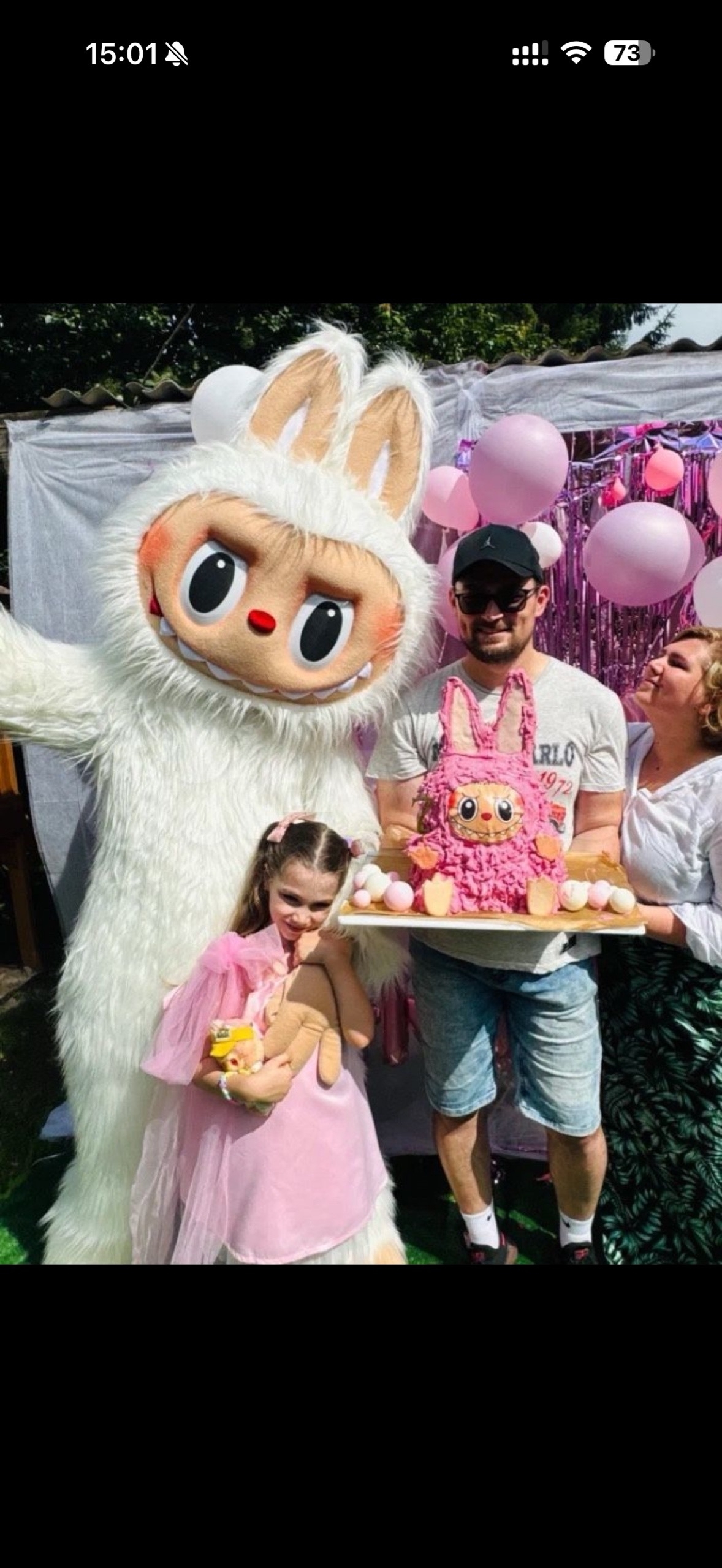 Фото с белым персонажем