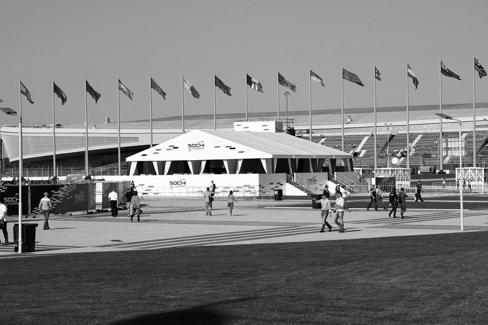 Шатры классические - купить/взять в аренду классический двускатный тент ...