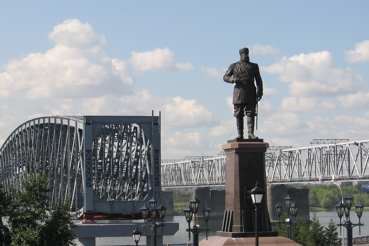 Памятник александру новосибирск. Памятник Александру III (Новосибирск). Памятник императору Александру 3 в Новосибирске. Новосибирск памятник Александру на набережной.