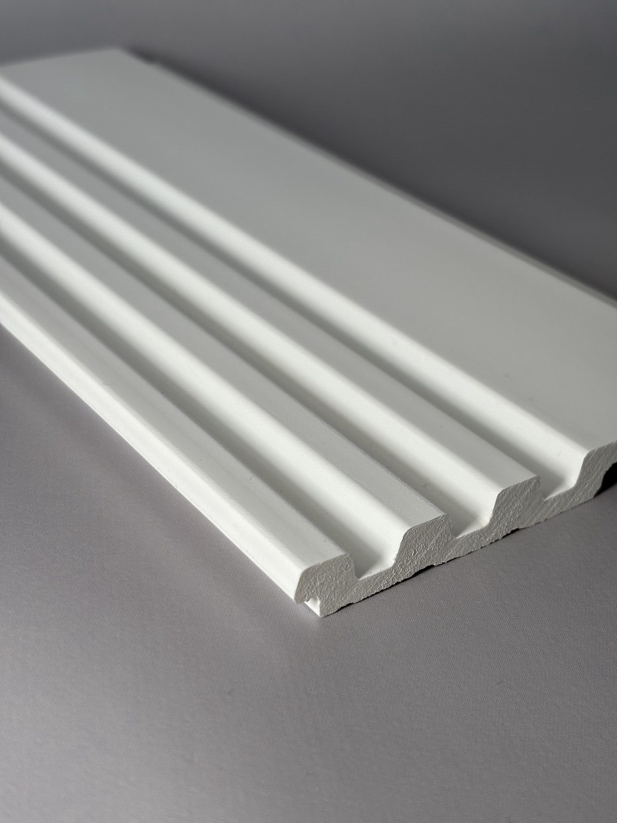 Белая панель под покраску для стен в Санкт-Петербурге для загородных домов, офисов, жилых помещений.