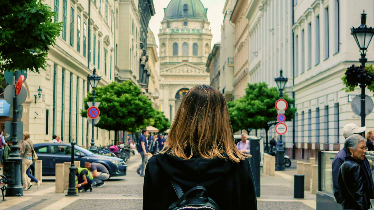 девушка в Будапеште
