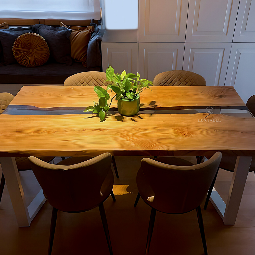 Epoxidharz Tische Alagoas aus europäischem Nussbaum und hellblauem Epoxidharz mit Metallic Effekt