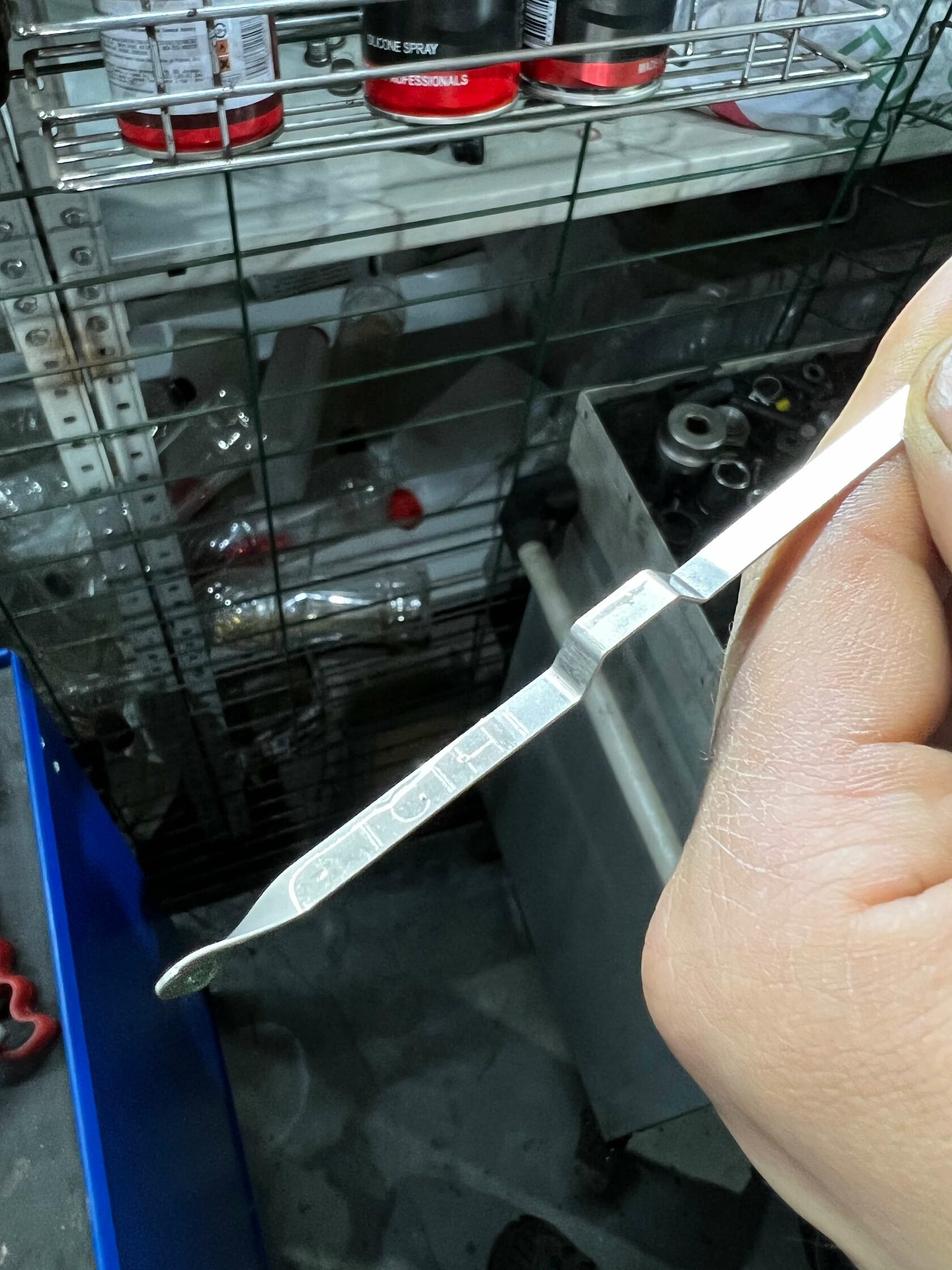 Проверка уровня масла по щупу CVT