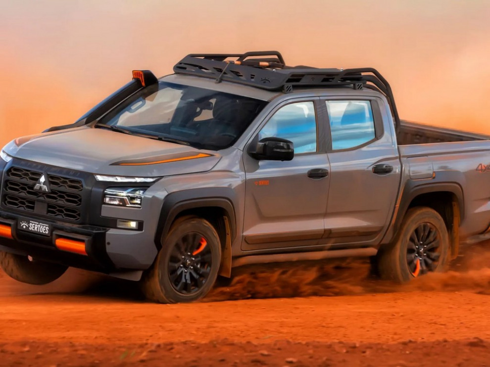 С лопатой на крыше. Самый суровый пикап Mitsubishi Triton