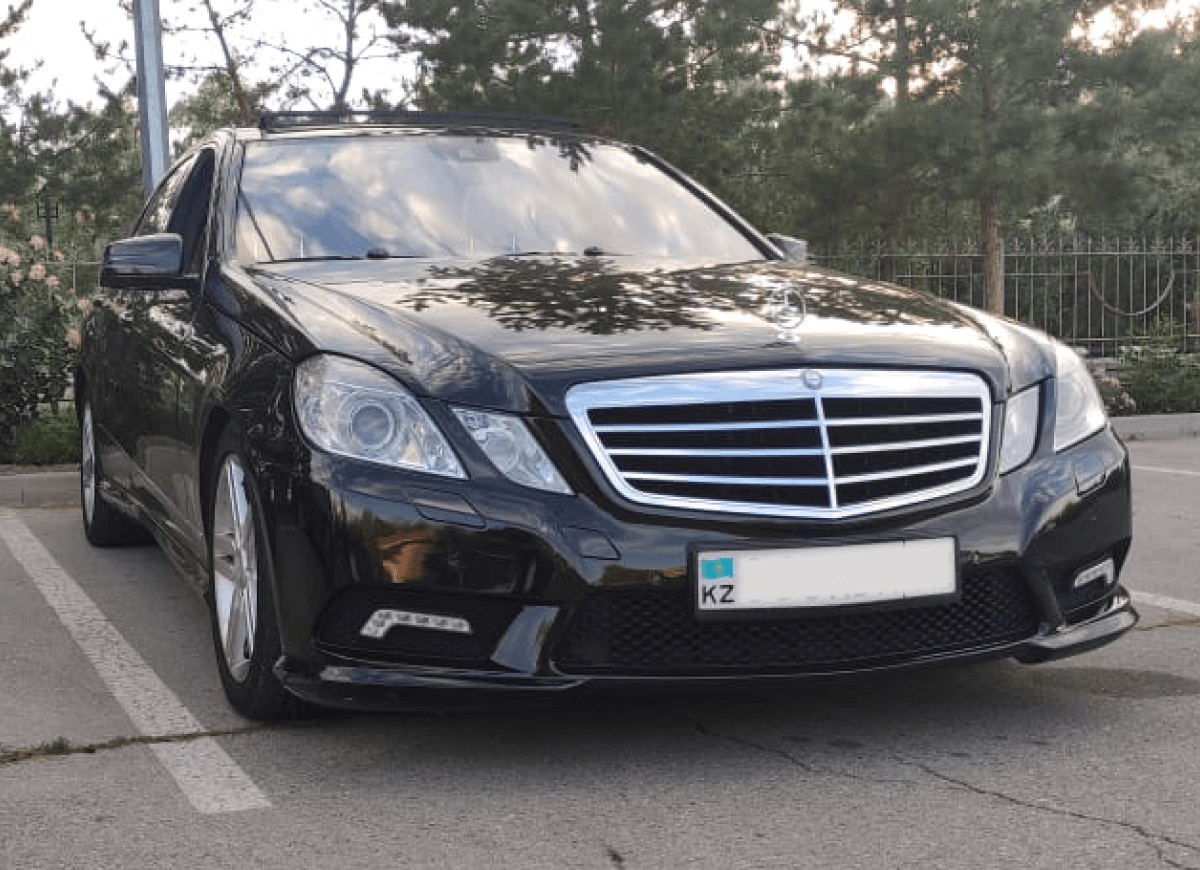 Аренда авто с водителем Алматы. Заказать услугу на vipcars.kz