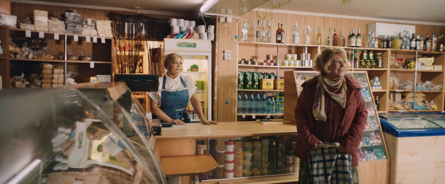Локация: продуктовый магазин, интерьер