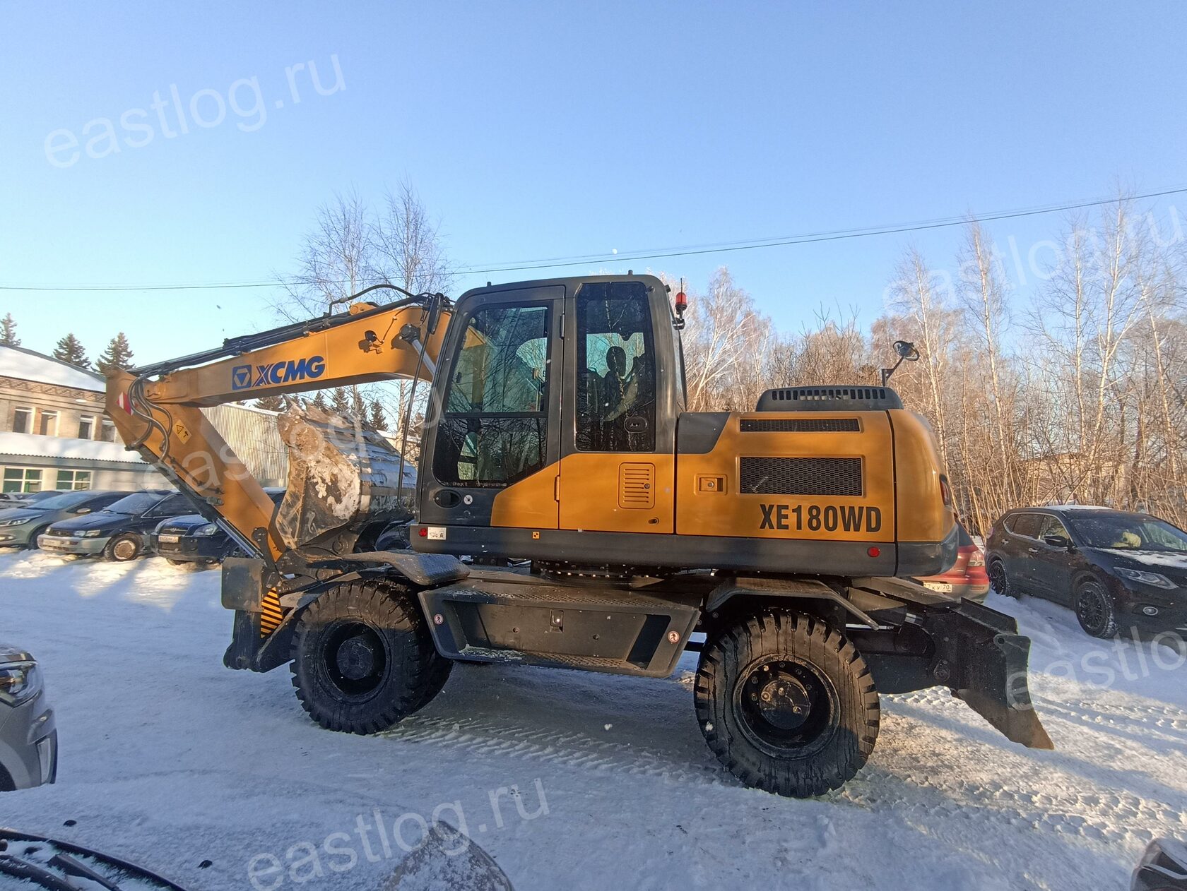 Передача клиенту КОЛЁСНОГО ЭКСКАВАТОРА XCMG XE180WD| Официальный дилер XCMG  в России.