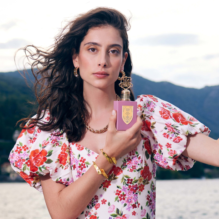 Woman with MI SCUSI perfume