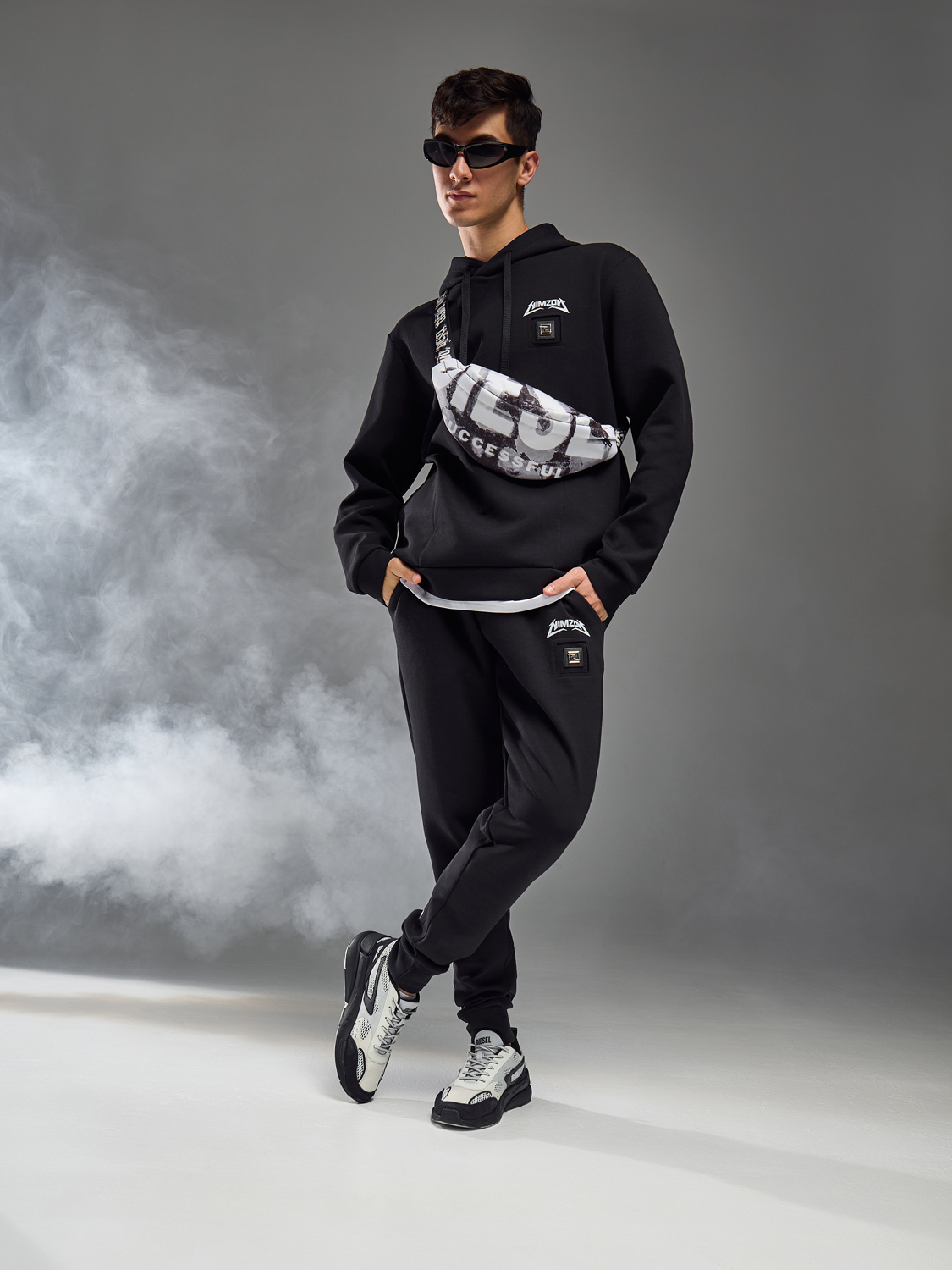 креативная съемка с дым машиной спортивного костюма