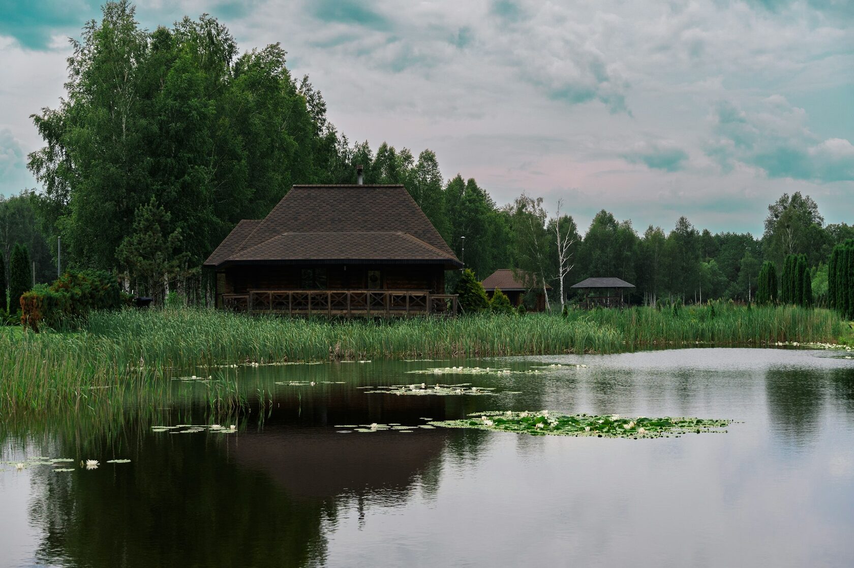 Дом 4 — у озера