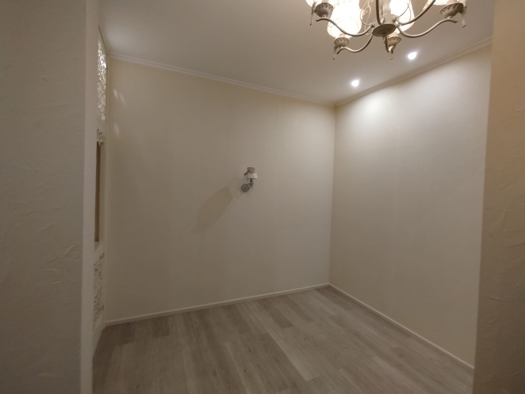 Комплексный ремонт квартиры — отделка стен, поклейка обоев, укладка напольных покрытий