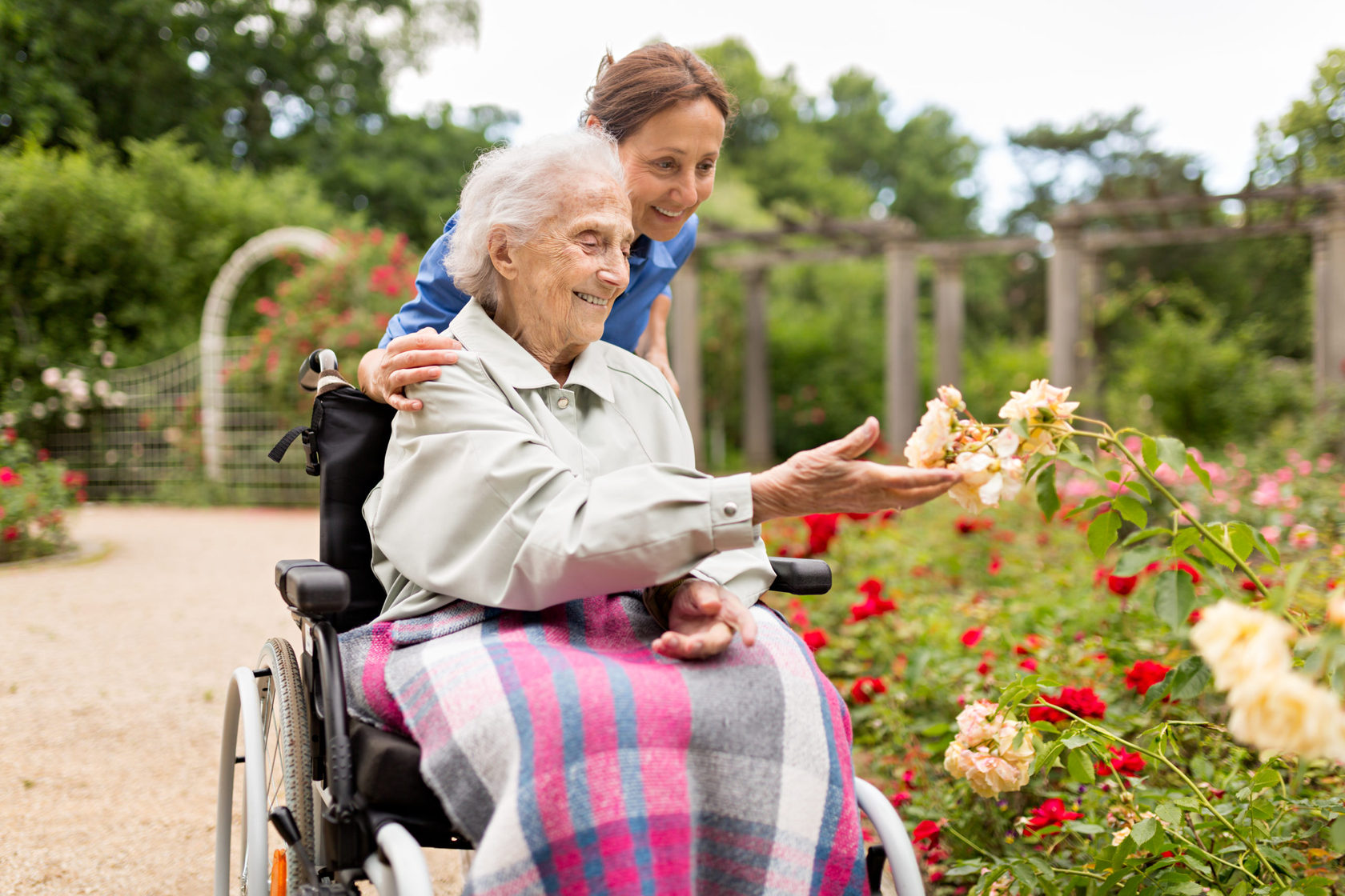 Проживание в доме престарелых и инвалидах с деменцией