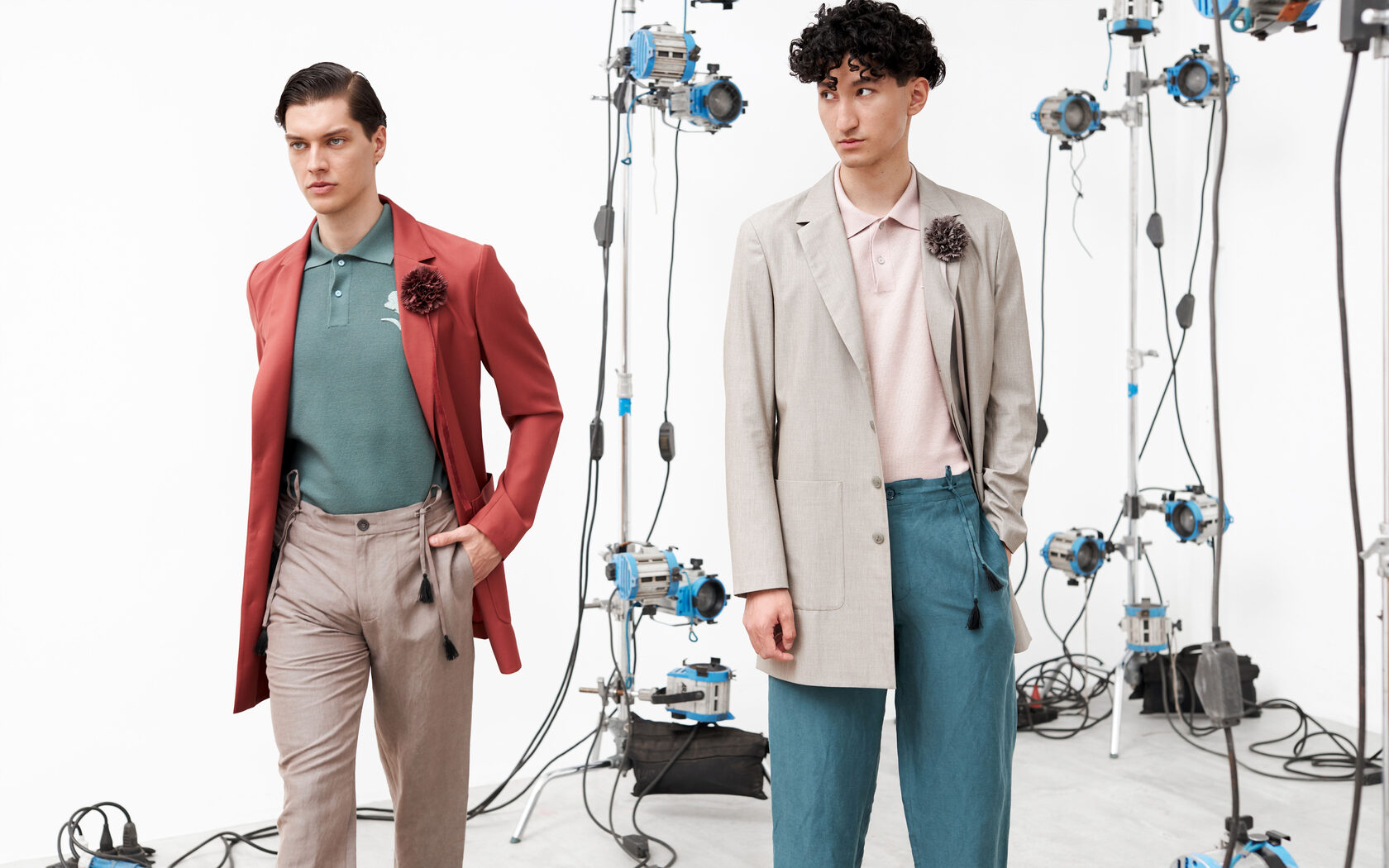 Фриз круглый на стенде. Стенд лео новая версия. Стандофф 2 0. Стенд лео мод. Стенд лео мод.