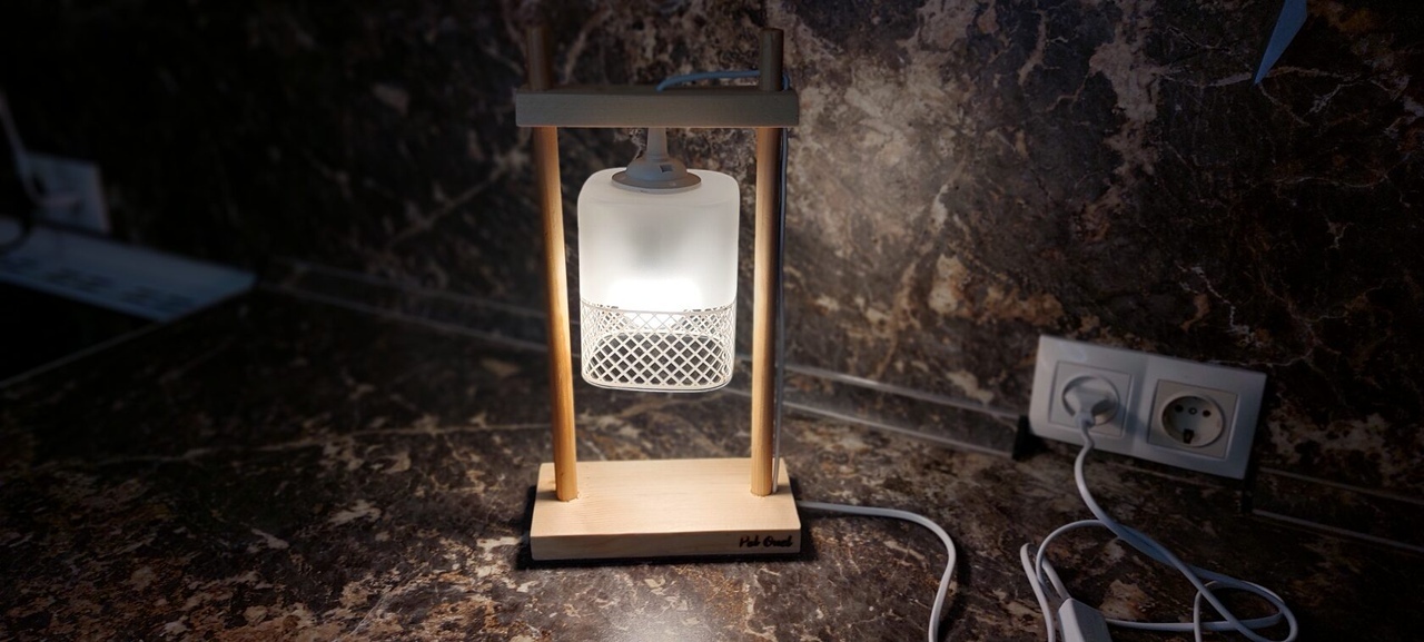 настольный деревянный светильник Pol Ouel
