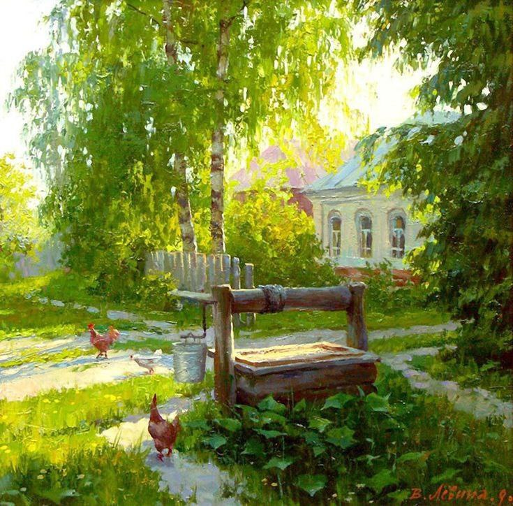 Зелёная летняя усадьба: берёзы, старый колодец и куры