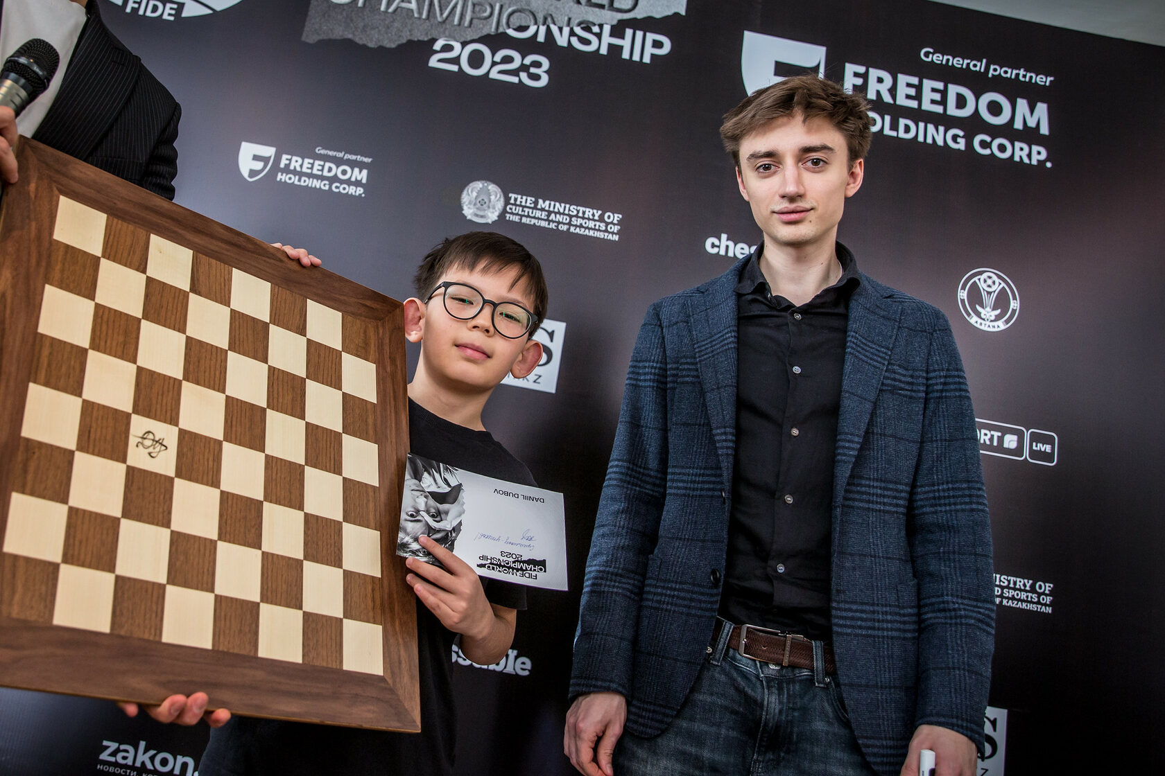 VaVa Chess on X: Daniil Dubov, in his latest interview talked about Ding  changing hotel 🏨during 2023 World Chess Championship 🏆: Ding is a fun  guy . That's for sure. They were