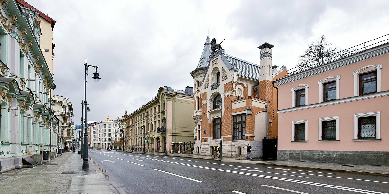 улица остоженка в москве