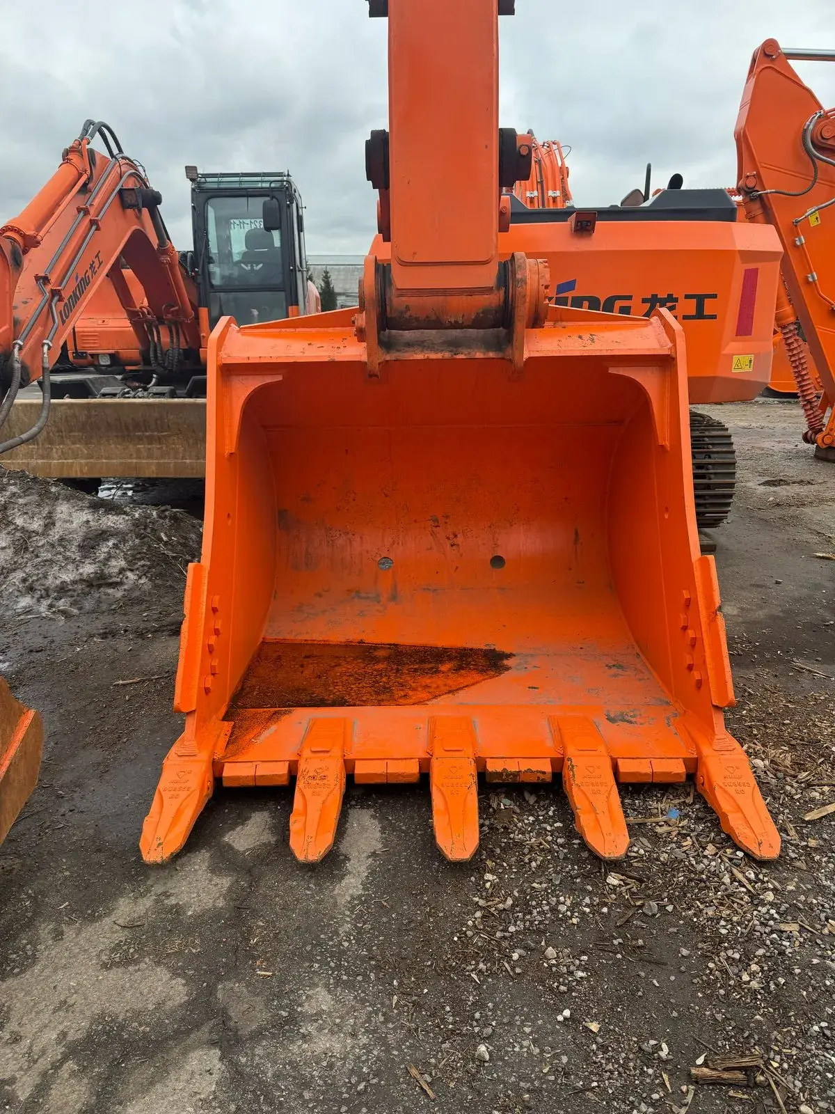 Гусеничный экскаватор LONKING CDM 6550