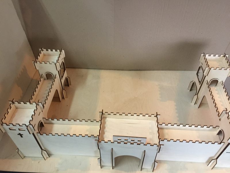 замок для игры в солдатики и рыцарей