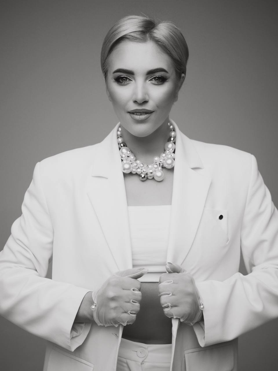 АННА СЕНЬ, российская гандболистка, левый полусредний ГК «Ростов-Дон» и национальной сборной России, олимпийская чемпионка 2016 года, заслуженный мастер спорта